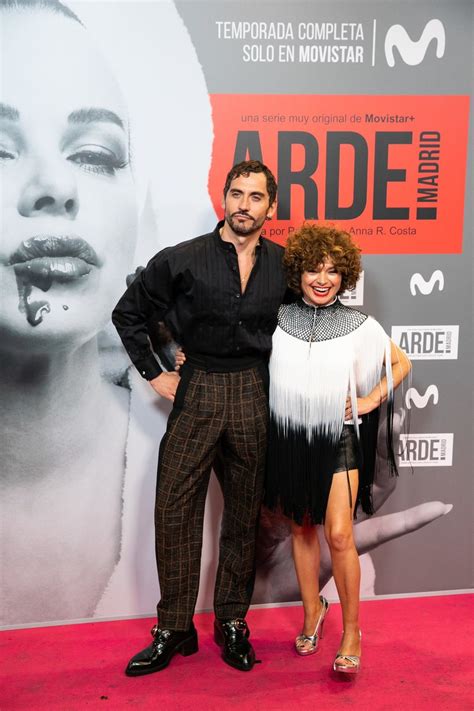 Paco León Y Anna R Costa En La Premiere De Arde Madrid Fotos En