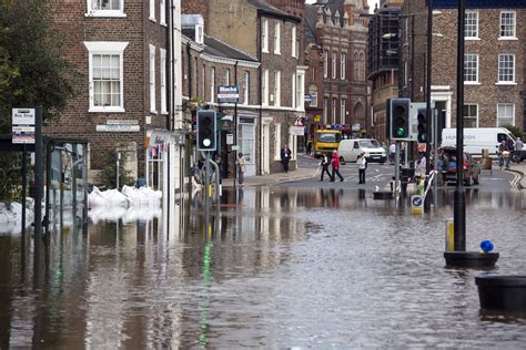 defra environment agency flood and coastal erosion risk management randd programme focused on