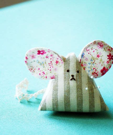 Mouse Pincushion Pin Cushions Easy Sewing Projects Sewing Crafts