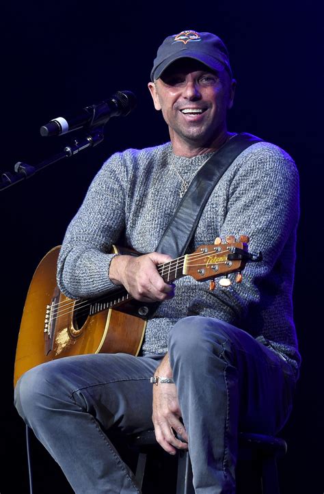 kenny chesney - Week in celebrity photos for Feb. 17-21 ...