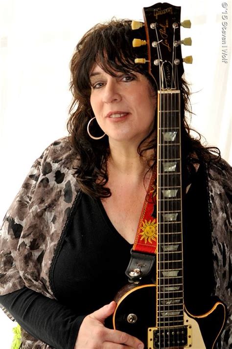 Joanna Connor Lady Sings The Blues Female Guitarist Women In Music