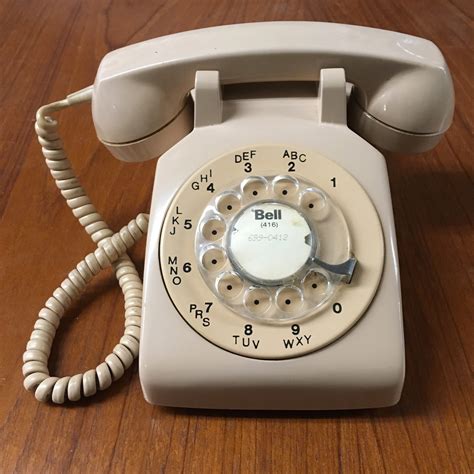 1698 QUEEN ANTIQUES: VINTAGE TELEPHONES