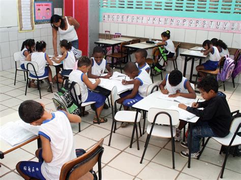 Rede Brasil De Noticias Quase Metade Das Escolas Municipais De Ilhéus Tem Aulas Normais