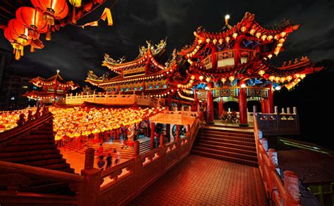 Here is a list of best places to see in this bustling city of shopping and entertainment. Thean Hou Temple in Kuala Lumpur, Malaysia - places to see ...