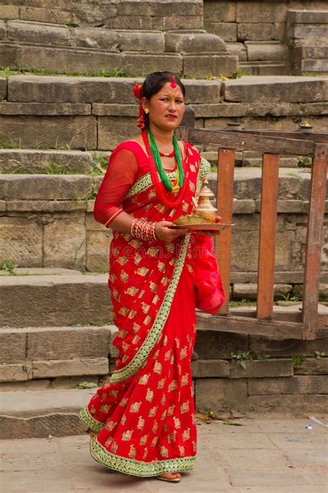 Femme De Festival De Teej Place De Durbar Katmandou Népal Photo éditorial Image Du Ethnique
