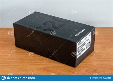 Box Of Samsung S20 Ultra 5g Editorial Stock Photo Image Of Phone
