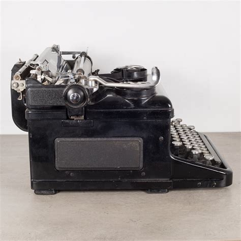 Antique Royal Typewriter C 1930s S16 Home