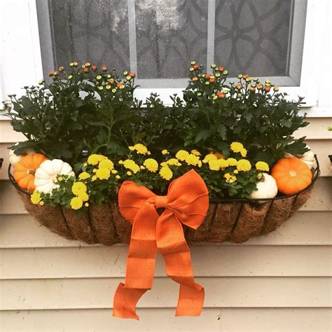 62 Cheap And Easy Fall Window Boxes Ideas Godiygocom Fall Flower