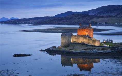 United Kingdom Scotland Night Castle Fortress Illumination Lake