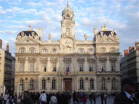 Façade de l'Hôtel de Ville de Lyon - Jules Hardouin-Mansart — Wikipédia | Lyon travel, Lyon city ...