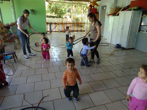 Crescer Com Alegria Berçário Ii Na Aula De Recreação