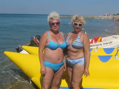 Gilfs And Matures Fotos Sweet Grannies In Bikini