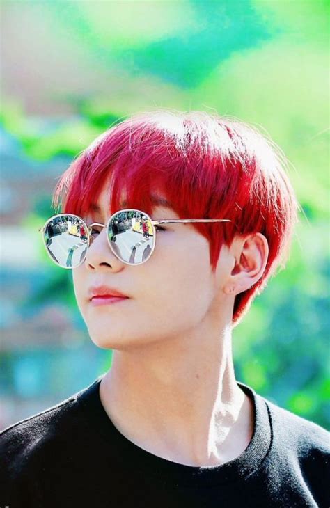 Take a look at the best bts glasses moments. #V#tae#BTS#Taehyung#redhair#sunglasses | Red hair and ...