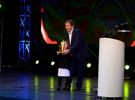 На свеченост во МНТ доделени наградите на „Најдобри во македонскиот фудбал за 2015 2016“ ФФМ