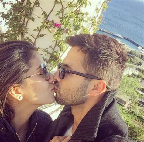 Shahid Kapoor And Mira Rajputs Sensuous Kiss Selfie Is The Best Anniversary Moment View Pic