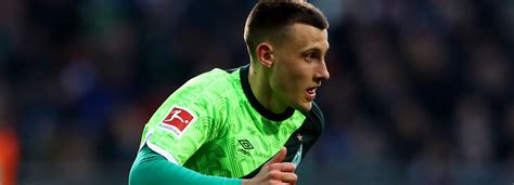 He is 23 years old from germany and playing for werder bremen in the germany 1. Der BVB hat Chancen auf eine Verpflichtung von Maximilian ...