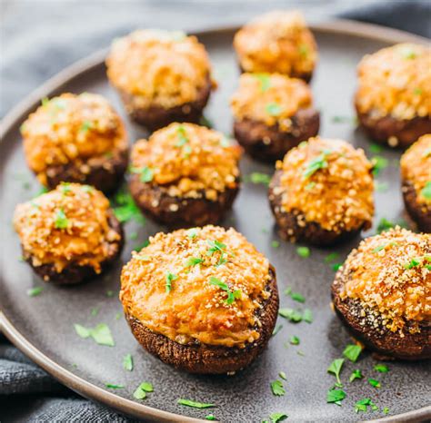 Sprinkle with a tiny bit of bread crumbs and a tiny sprinkle of parmesan, if desired. Crab Stuffed Mushrooms With Cream Cheese - Savory Tooth