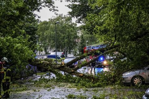 20 In Germany Hurt By Wind Storms The Columbian