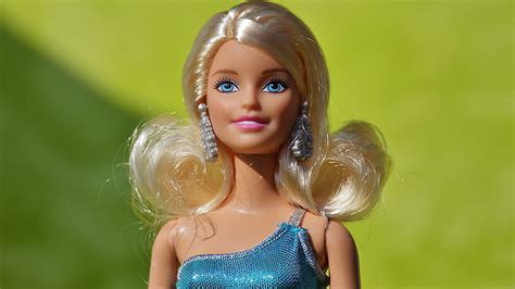 Blue Eyes Golden Hair Pretty Barbie Doll Doll Hd Wallpaper Peakpx