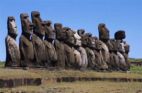 Moai Wallpapers Top Free Moai Backgrounds Wallpaperaccess