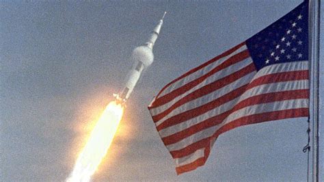 Moon Landing Inside The Saturn V Rocket And Apollo 11 Kidsnews