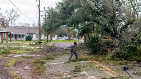 Trump Visits Storm Ravaged Lake Charles A Louisiana City Still Without