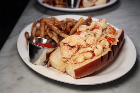 Neptune Oyster Restaurant Review Boston Ma — Andrew Loves