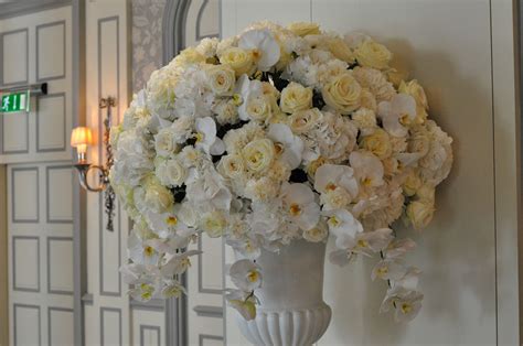 rose and orchid urn so romantic winning london luxury event london wedding vaughan wow