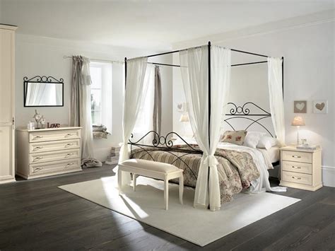La camera da letto è un dipinto a. Camera Colombini Arcadia in melaminico Classico Camera completa - Camere a prezzi scontati