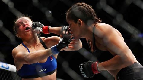 Amanda Nunes Defeats Ronda Rousey By First Round Tko In Ufc 207 Main Event