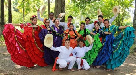 ¿quÉ Es El Folklore Maestros Por Honduras