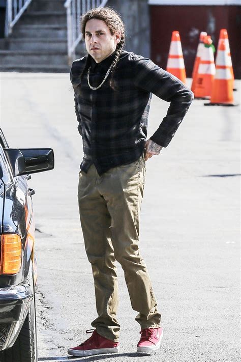 Jonah hill underwent dramatic weight loss twice leaving fans shocked. Jonah Hill Shows Off Dramatic Weight Loss: See the Before ...