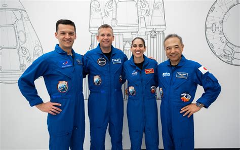 NASA’s SpaceX Crew-7 Astronauts Depart Houston for Florida - Overlook