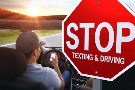 Man texting while driving free image download