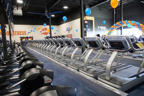 Crunch Fitness Opens Today Ksnt News