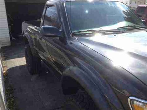 Find Used 2001 Toyota Tacoma Dlx Standard Cab Pickup 2 Door 27l 4x4 In