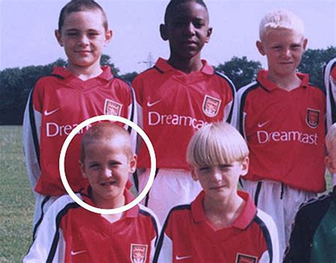 Details include harrys no.10 squad number, hes one of our own, chant & london skyline. Harry Kane | Can you guess who these baby-faced ...