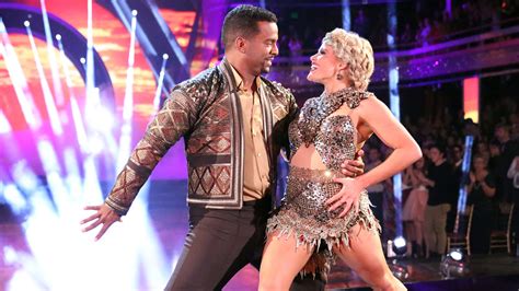 Dancing With The Stars Week 10 Dance By Dance Recap Elimination Abc7 Los Angeles