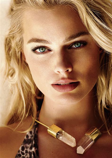 La imagen puede contener 1 persona primer plano Margot Robbie née