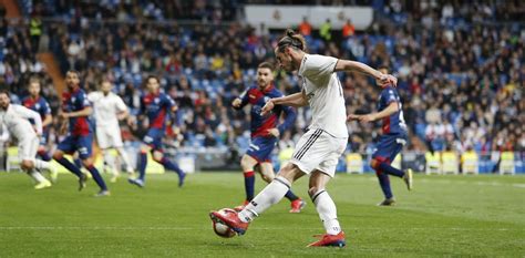 1:00pm, saturday 31st october 2020. Real Madrid vs Huesca: Hard to imagine Bale being at Real ...