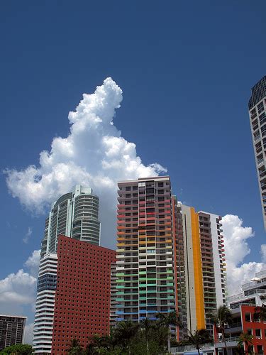 The digital edition of this guide. SeekingDecor: Inspiring Miami Architecture