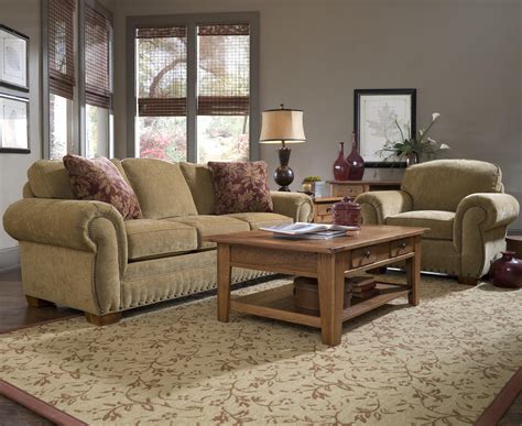 Traditional Living Room Set With Nailheads Broyhill Traditional