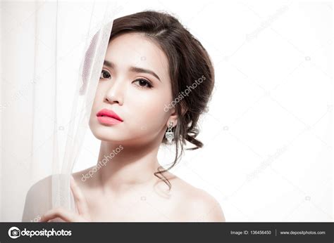 Beautiful Asian Bride Portrait Wedding Makeup Wedding Hairstyle