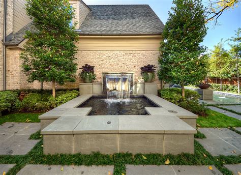 Fountain Flowing Into Spa Harold Leidner Landscape Architects Dallas