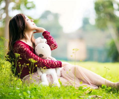 Cute Asian Girl With Plush Rabbit Fondos De Pantalla Gratis Para Htc