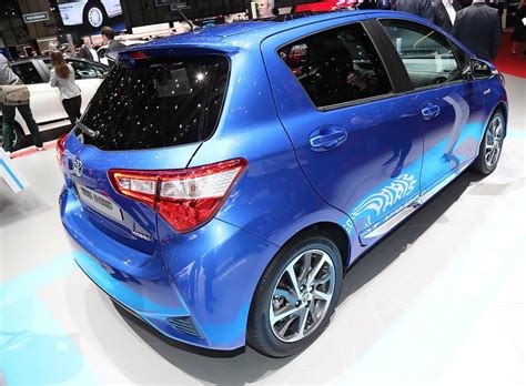 It is available in 11 variants and 10 colours. Toyota Yaris - zdjęcie 20 - ChceAuto.pl
