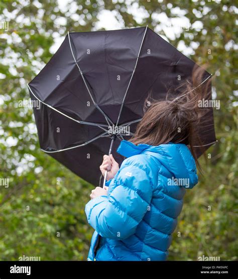 Wind Gust Woman Hi Res Stock Photography And Images Alamy