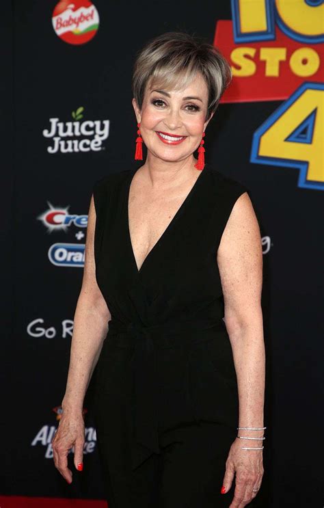 55 Hot Pictures Of Annie Potts Which Will Make You Want Her The Viraler