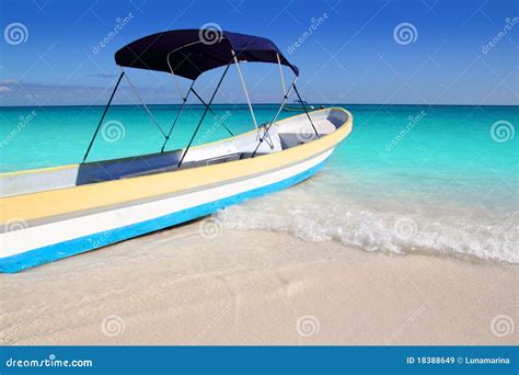 Boat Tropical Beach Caribbean Turquoise Sea Stock Image Image Of