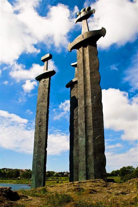 3 Giant Viking Swords Made Entirely Of Bronze Make Up Norways